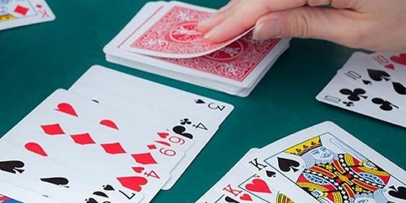 Cái nhìn tổng quan về trò chơi phỏm tá lả